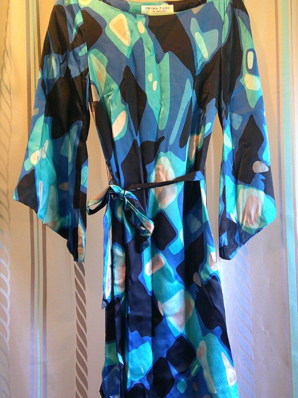"Trina Turk" 100% Silk DRESS Belted Bell Sleeves Retro Deco Print Woman Sz 0